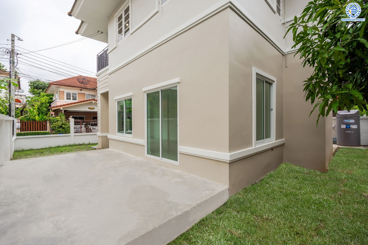 บ้านมือสองตกแต่งใหม่ ม.ลลิลอินเดอะพาร์ค บางใหญ่ พร้อมอยู่ตอบโจทย์ทุกฟังก์ชัน เนื้อที่ 50 ตร.ว. ฟังก์ชัน 3 ห้องนอน 2 ห้องน้ำ 1 ที่จอดรถ บนทำเลเดินทางสะดวก ใกล้เซ็นทรัลเวสต์เกต ทางด่วน "กาญจนาภิเษก และเพียง 5 นาทีถึงรถไฟฟ้าสายสีม่วง "สถานีตลาดบางใหญ่"